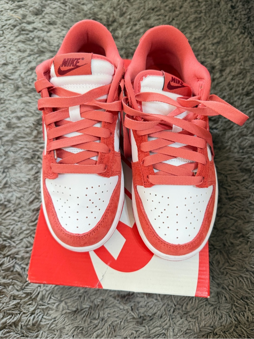 Nike Vday Dunk Sneakers